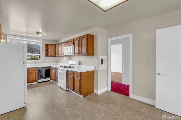 973 hillside BLVD, Daly City, CA 94014