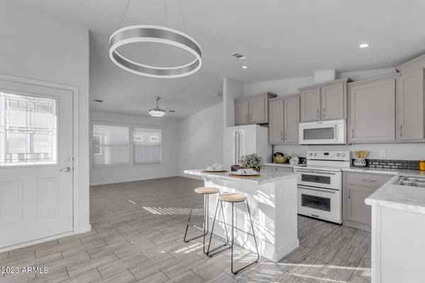 650 N HAWES Road #3204, Mesa, AZ 85207