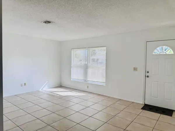 618 SW Curry ST, Port Saint Lucie, FL 34983