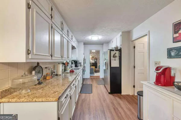 19 BURNT CREEK CT SW, Lilburn, GA 30047