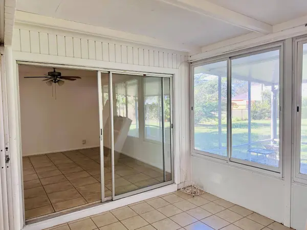 618 SW Curry ST, Port Saint Lucie, FL 34983