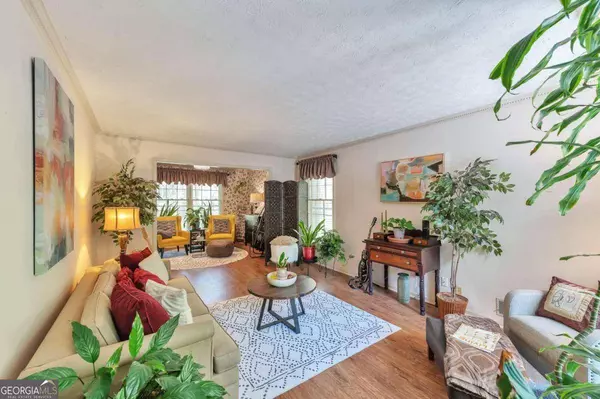 19 BURNT CREEK CT SW, Lilburn, GA 30047