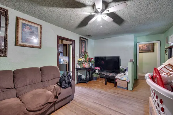 2313 Roberts Circle, Arlington, TX 76010