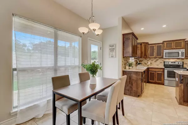 8243 Olde Village Dr, San Antonio, TX 78250