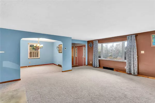 128 Sycamore Dr, Penn Hills, PA 15235