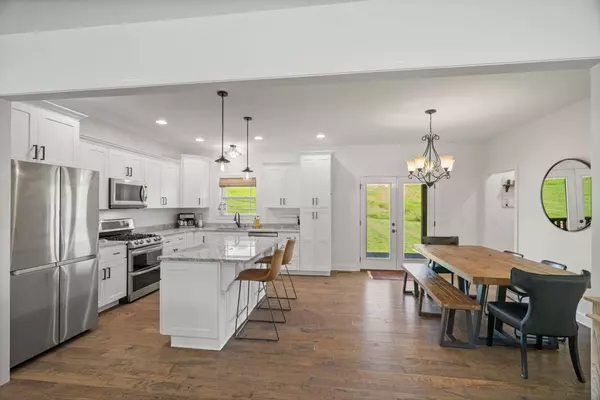 112 Casey St, Brush Creek, TN 38547