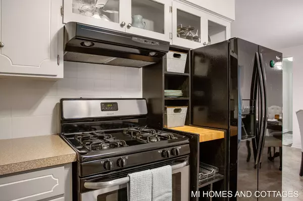 616 Old Orchard Road, Holland, MI 49423