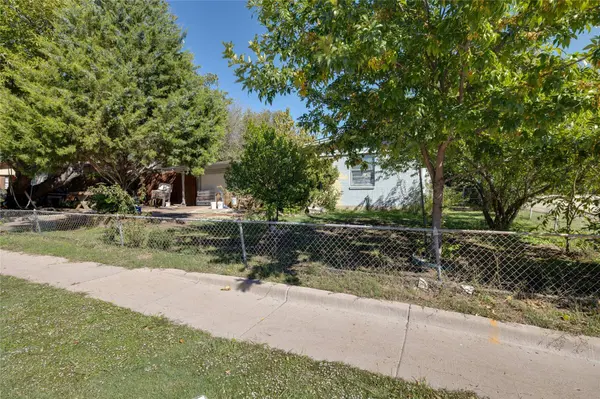 2313 Roberts Circle, Arlington, TX 76010