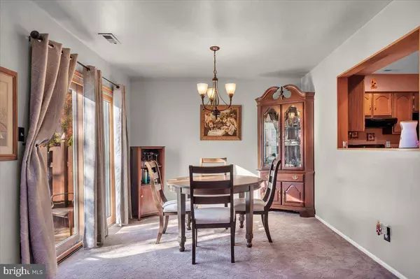 442 KELHAM CT, Mount Laurel, NJ 08054