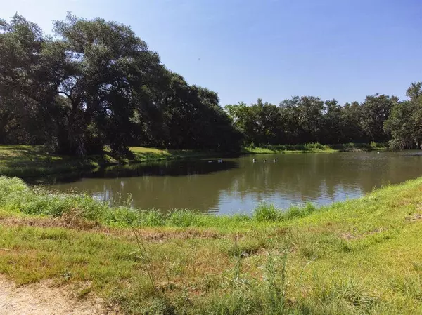 8630 Fm 340, Moulton, TX 77975