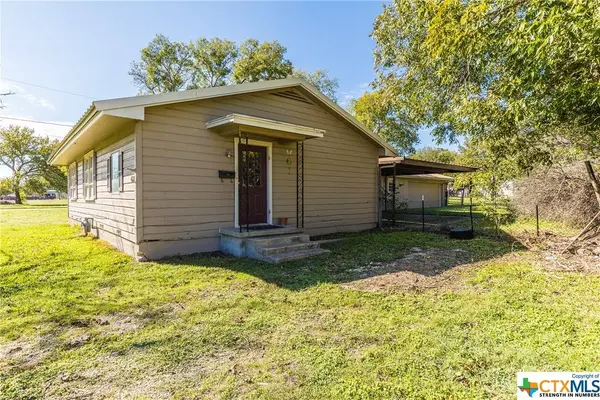 811 E Navarro AVE, Mart, TX 76664