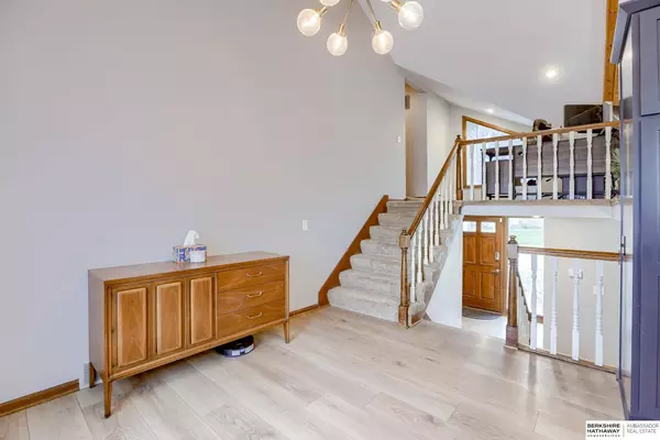 16566 Poppleton Avenue, Omaha, NE 68130