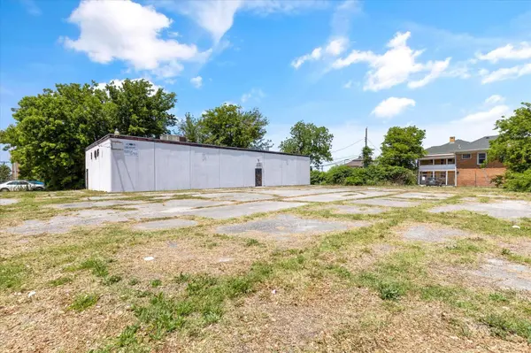 400 W Terrell Avenue, Fort Worth, TX 76104