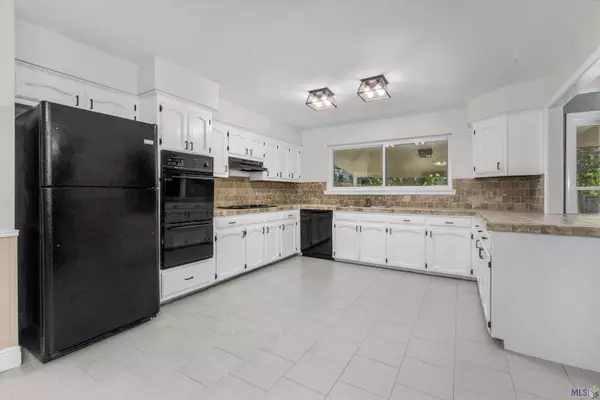 12532 COUNTRY RIDGE AVE, Baton Rouge, LA 70816