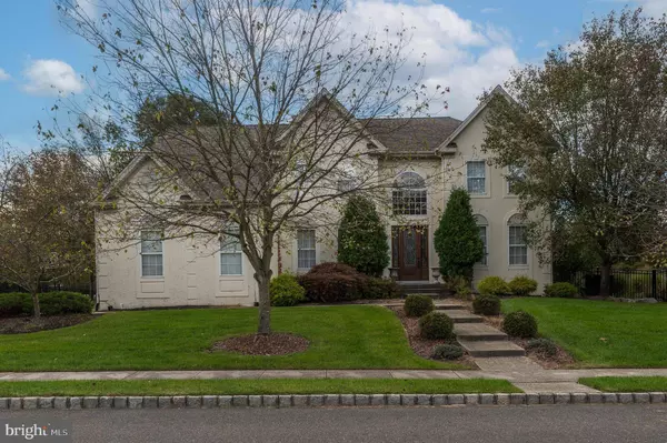 15 RICHLAND DR, Mount Laurel, NJ 08054