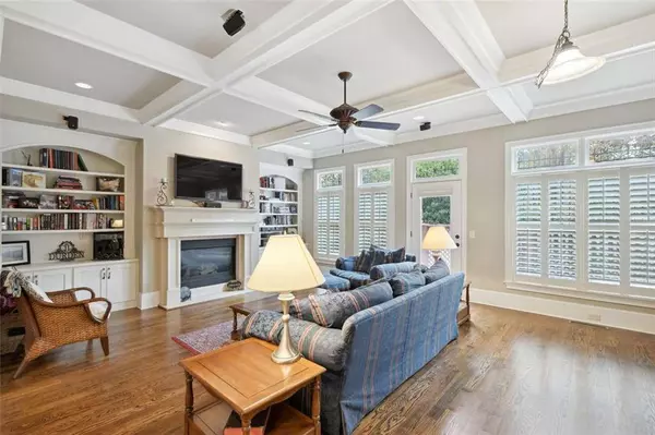 18 CANDLER GROVE DR, Decatur, GA 30030