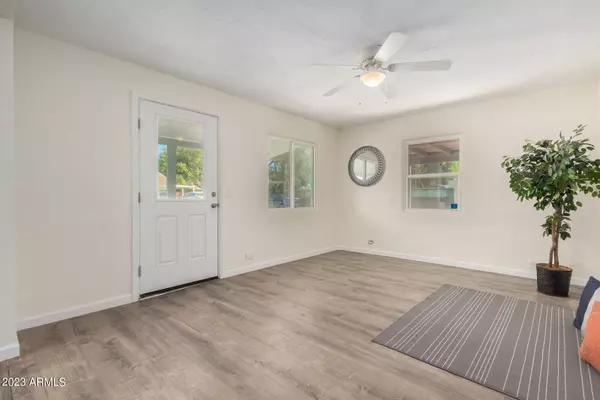 1116 S Holbrook Lane, Tempe, AZ 85281