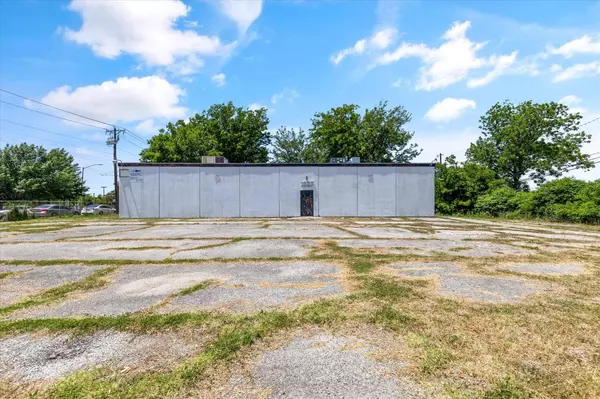 400 W Terrell Avenue, Fort Worth, TX 76104