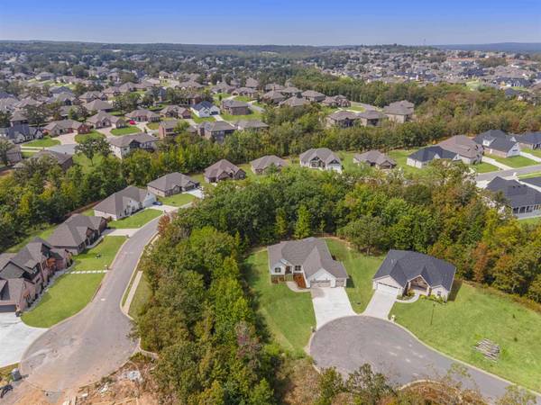 672 Feldspar Dr., Sherwood, AR 72120