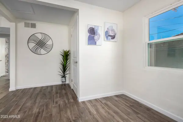 1116 S Holbrook Lane, Tempe, AZ 85281