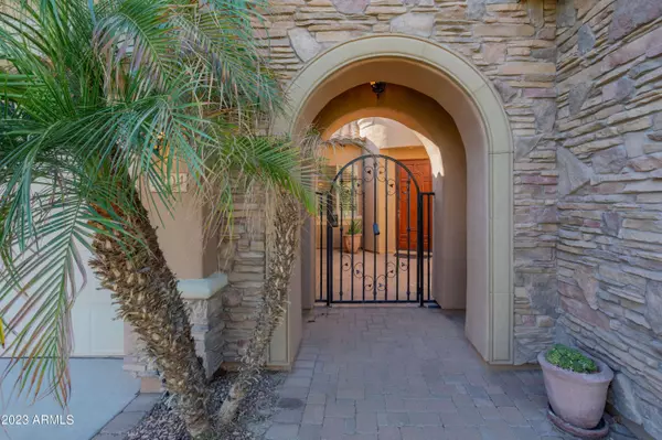 5204 S SAN JUAN Place, Chandler, AZ 85249