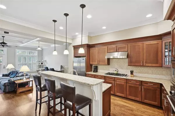 18 CANDLER GROVE DR, Decatur, GA 30030