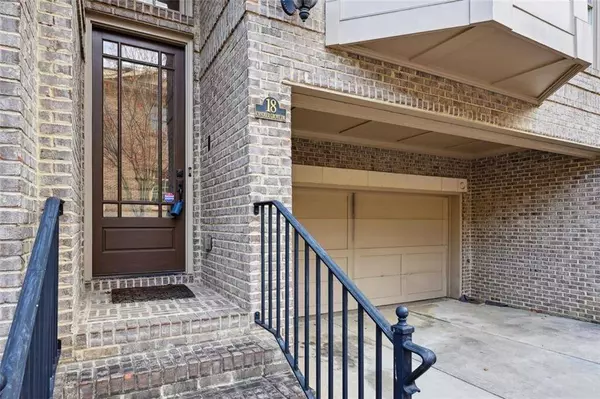 18 CANDLER GROVE DR, Decatur, GA 30030