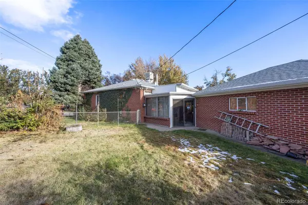 555 Josephine ST, Denver, CO 80206