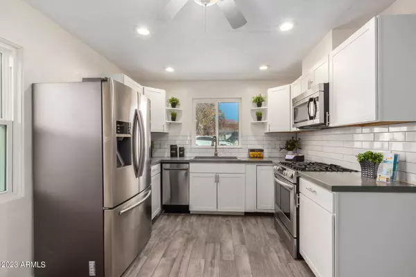 1116 S Holbrook Lane, Tempe, AZ 85281