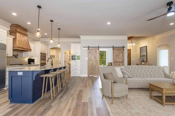 672 Feldspar Dr., Sherwood, AR 72120