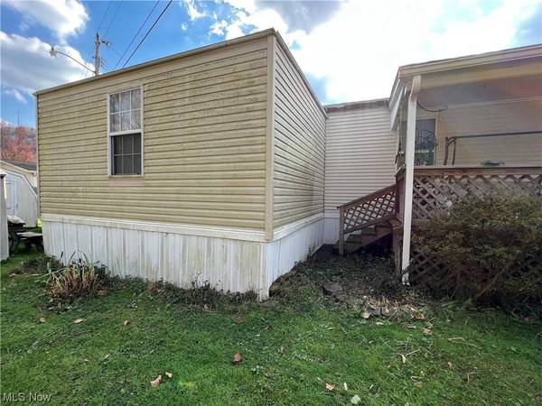 67921 Hoover AVE, Bridgeport, OH 43912