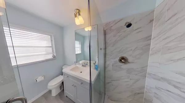 6455 Colonial Dr, Sarasota, FL 34231