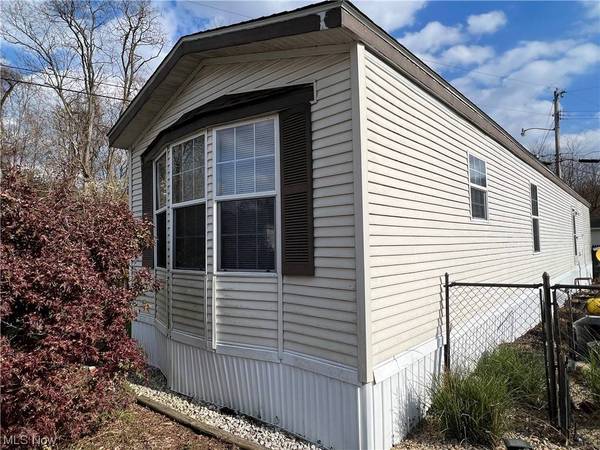 67921 Hoover AVE, Bridgeport, OH 43912