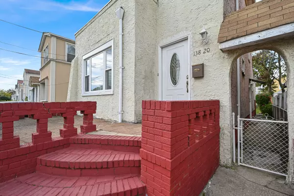 138-20 233rd St, Rosedale, NY 11422