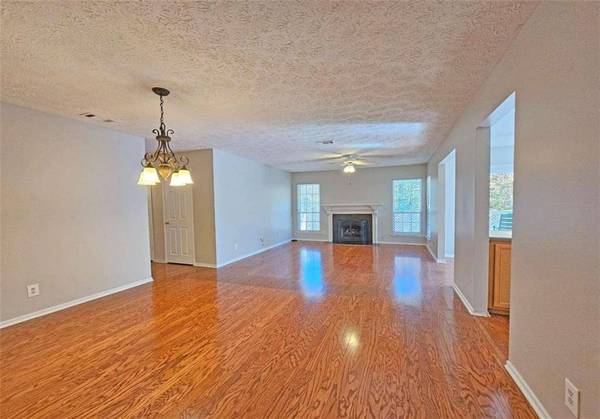 6806 Glenridge DR #F, Sandy Springs, GA 30315