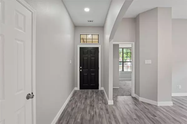 2864 Grandview Drive, Grand Prairie, TX 75052