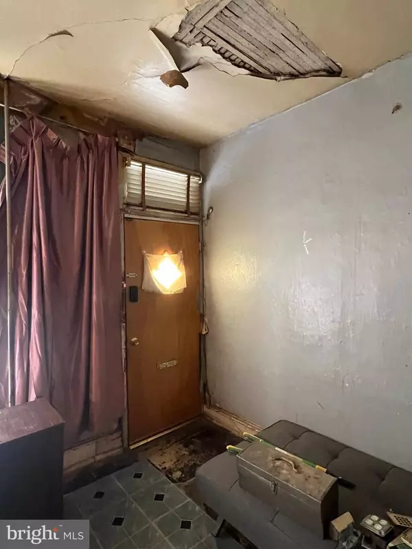 1825 S CONESTOGA ST, Philadelphia, PA 19143