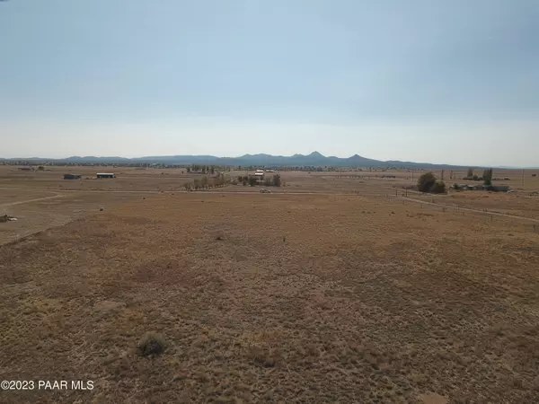 4600 W Duane LN, Paulden, AZ 86334