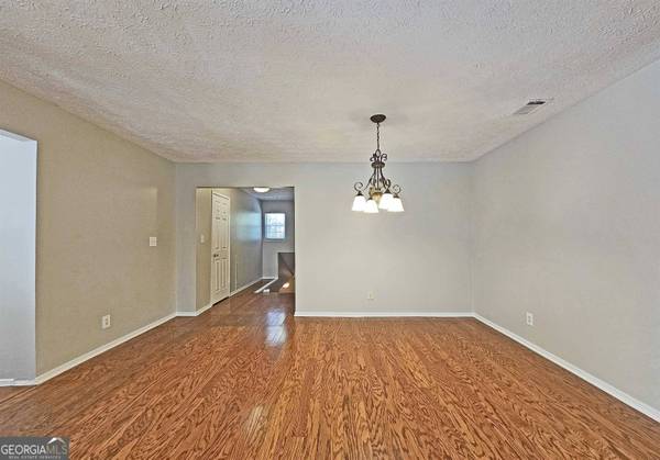 6806 Glenridge DR #F, Sandy Springs, GA 30315