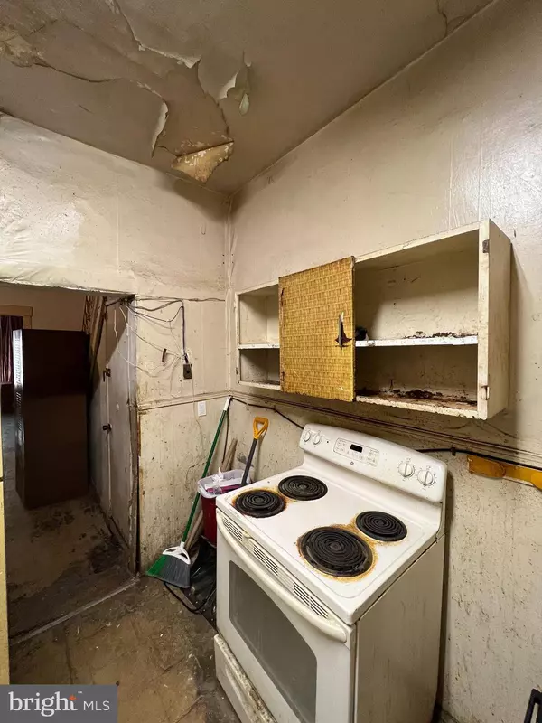 1825 S CONESTOGA ST, Philadelphia, PA 19143