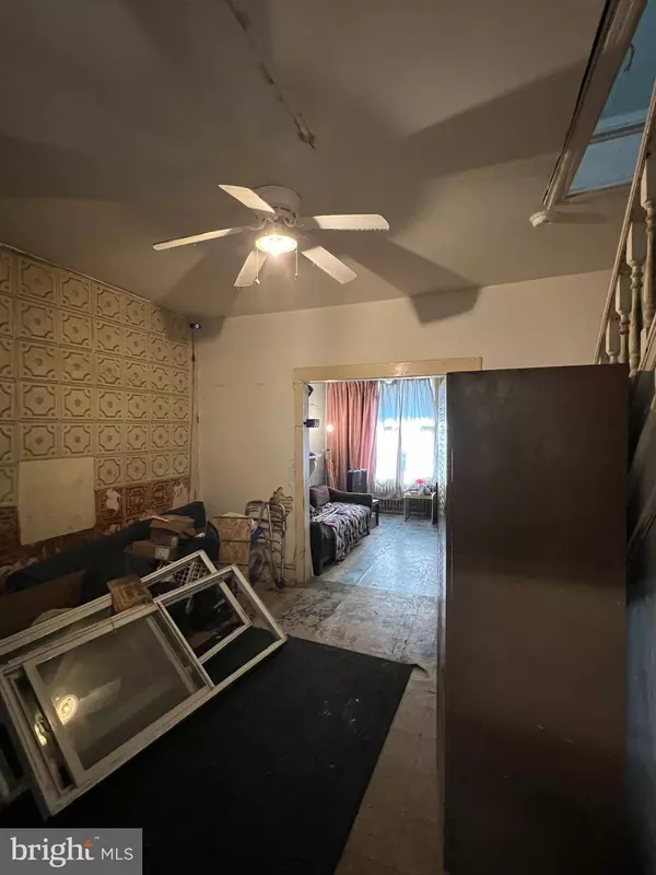 1825 S CONESTOGA ST, Philadelphia, PA 19143