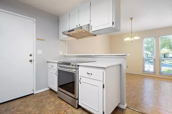 809 Harvey WAY, Sacramento, CA 95831