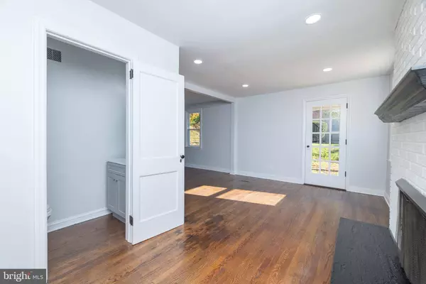 15 E SALISBURY DR, Wilmington, DE 19809