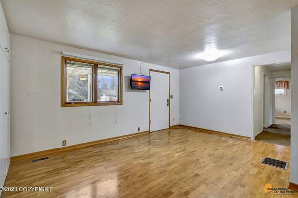 1801 Toklat ST, Anchorage, AK 99508