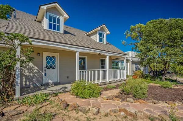 213 Rio Bravo DR, Los Alamos, NM 87547