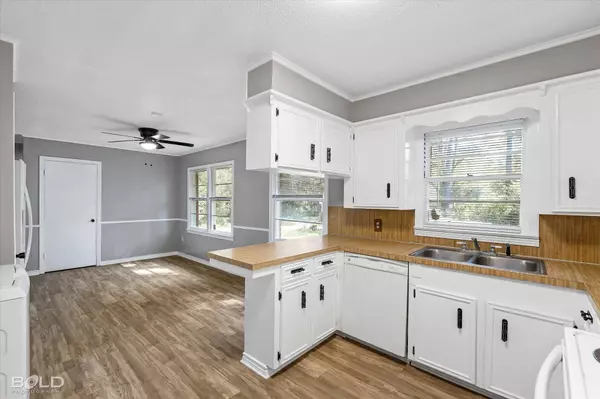 603 Center Park Drive, Springhill, LA 71075