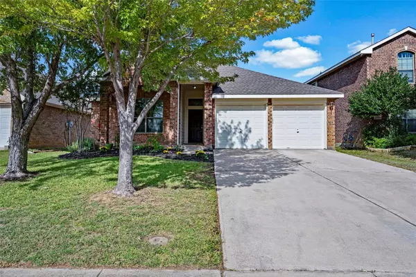 2864 Grandview Drive, Grand Prairie, TX 75052