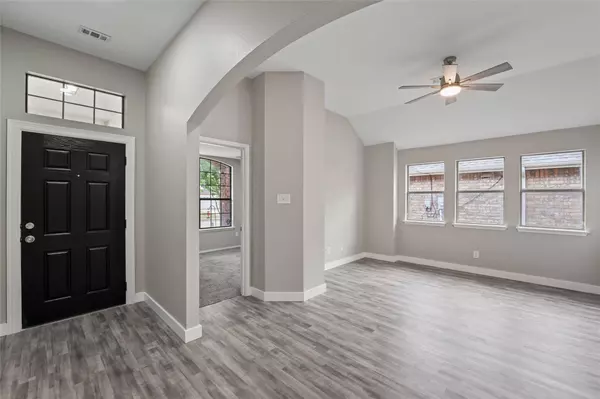 2864 Grandview Drive, Grand Prairie, TX 75052