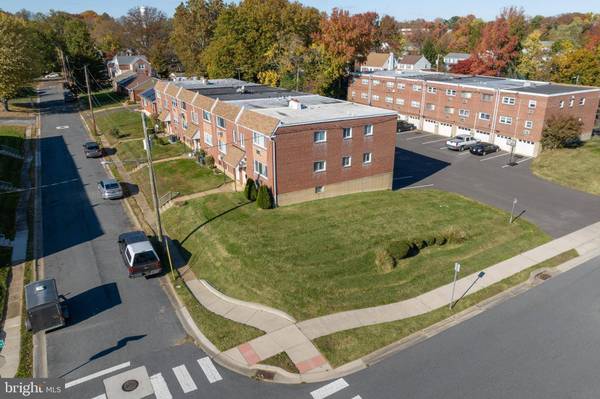 327 CHAPEL AVE, Claymont, DE 19703