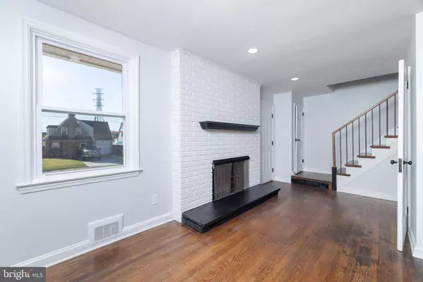 15 E SALISBURY DR, Wilmington, DE 19809